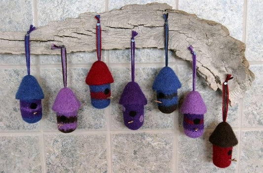 FT227 Felt Birdhouse Ornaments